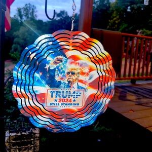 Custom wind spinners